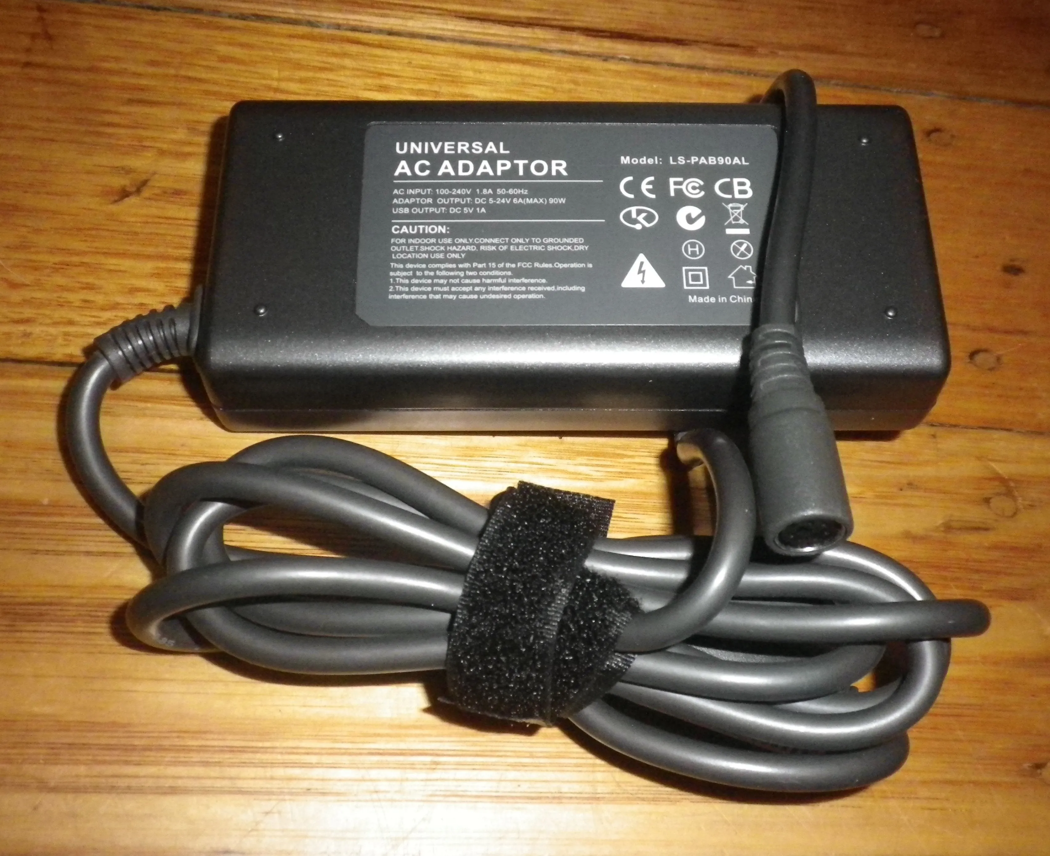 Intelligent Universal 90Watt Switchmode Laptop AC Adaptor - Part # PAB90AL